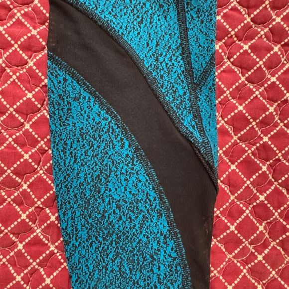 Lululemon Just Breathe yoga/workout tights - Picture 5 of 7